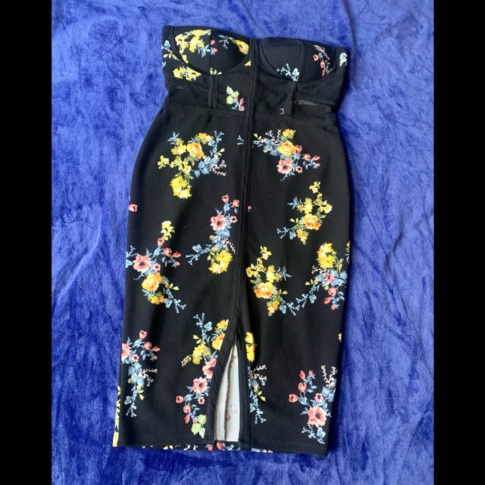 Black dress w/ floral print (XL) by Material Girl